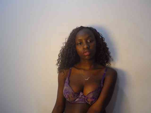 Cherrydoll8 webcam