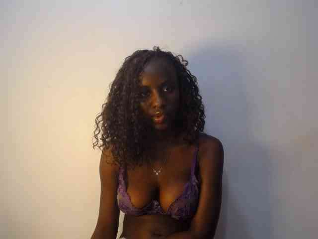 Cherrydoll8 webcam