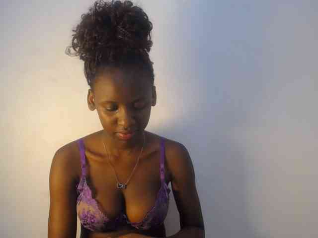 Cherrydoll8 webcam