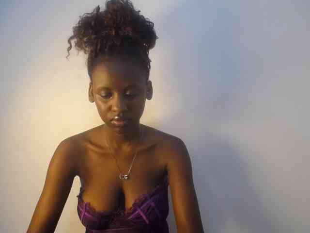 Cherrydoll8 webcam