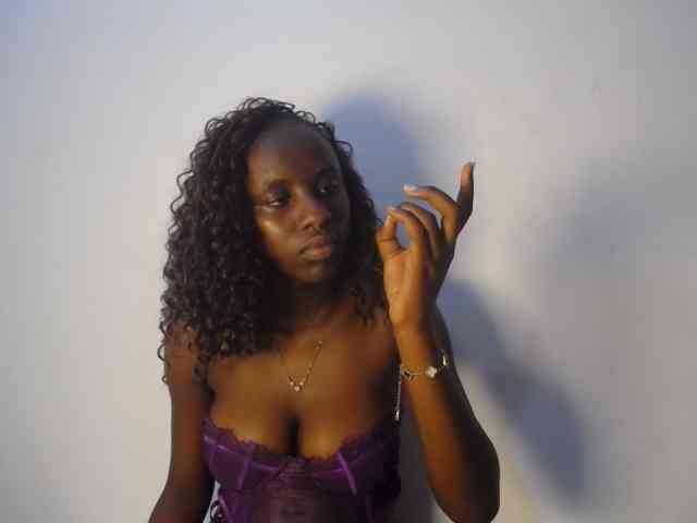 Cherrydoll8 webcam