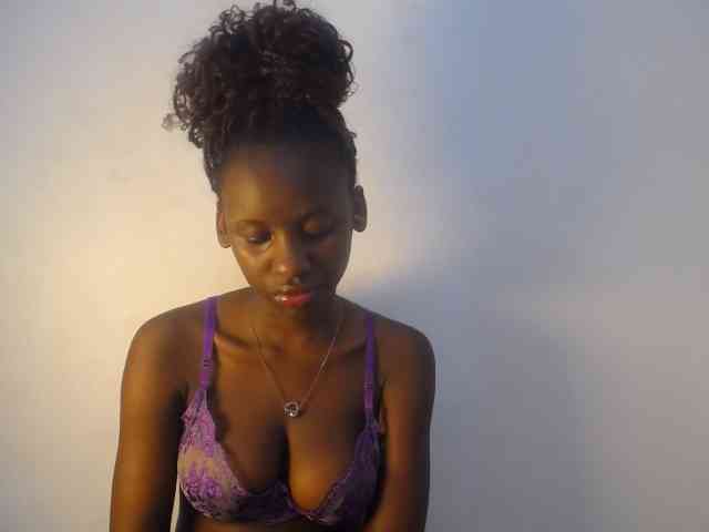 Cherrydoll8 webcam