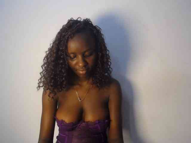 Cherrydoll8 webcam