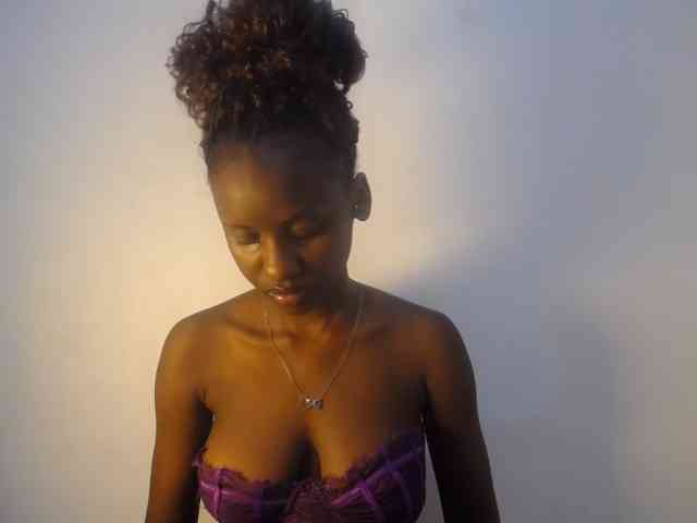 Cherrydoll8 webcam