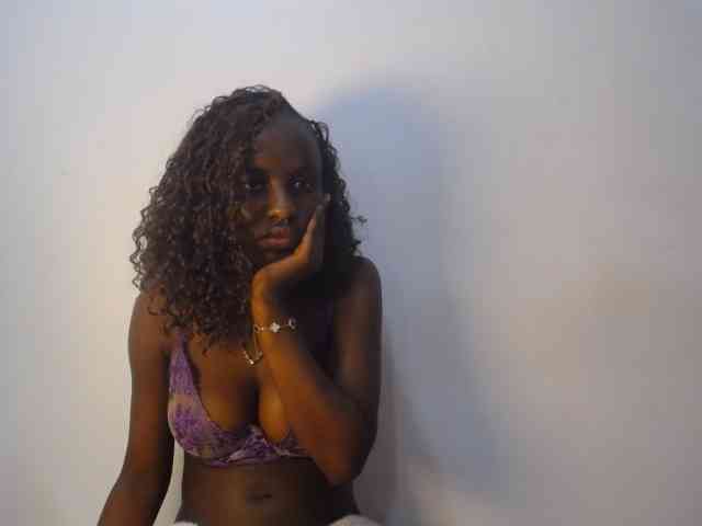 Cherrydoll8 webcam
