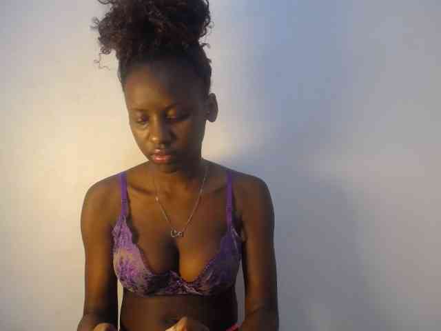 Cherrydoll8 webcam