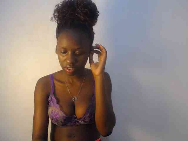 Cherrydoll8 webcam