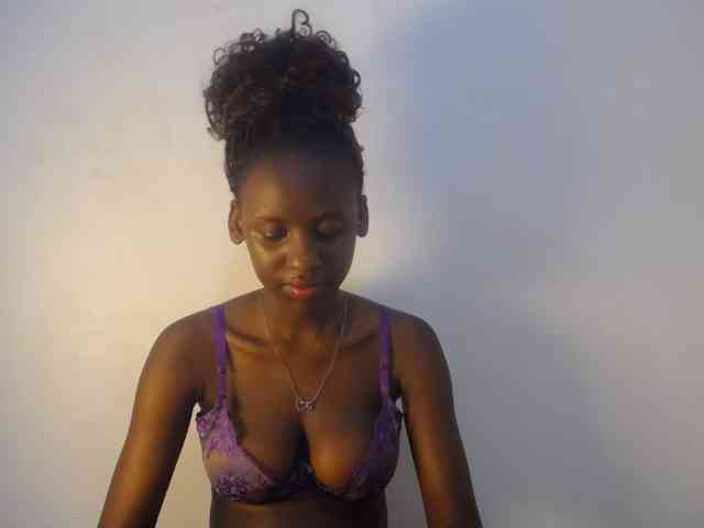 Cherrydoll8 webcam