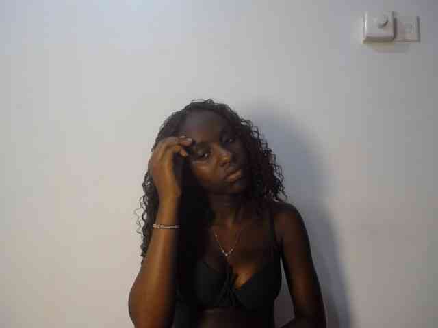 Cherrydoll8 webcam