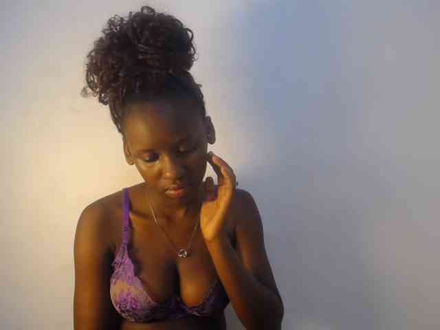 Cherrydoll8 webcam