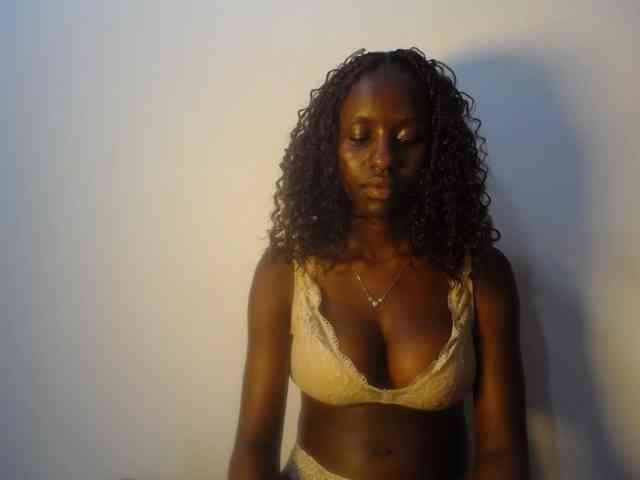Cherrydoll8 webcam
