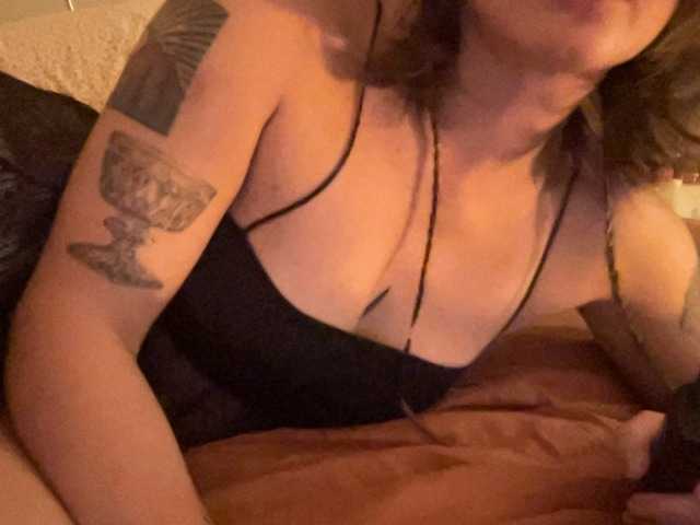 monaroeee live cam on BongaCams