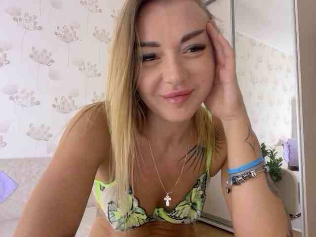 LizaSlowly webcam