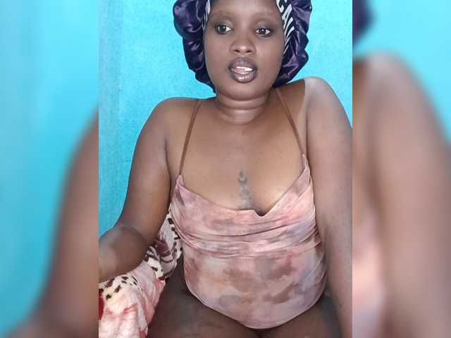 Cutesilence live cam on BongaCams