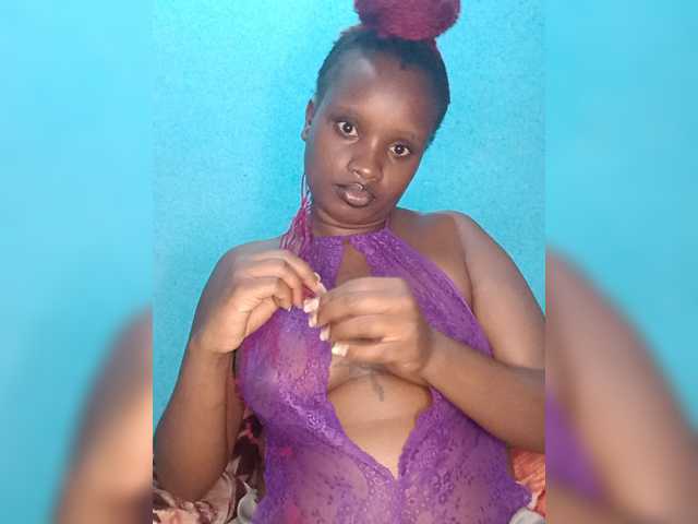 Cutesilence live cam on BongaCams