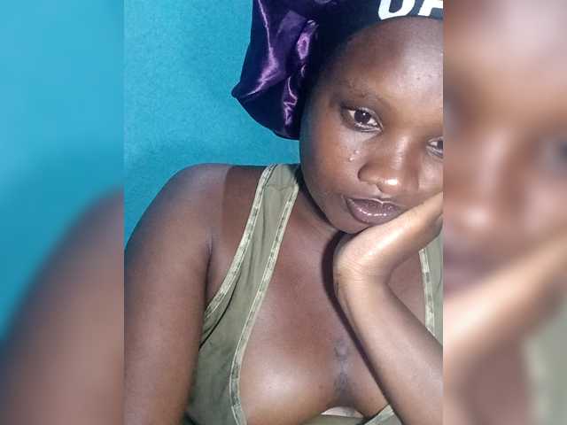 Cutesilence live cam on BongaCams
