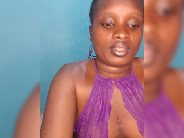 Cutesilence live cam on BongaCams