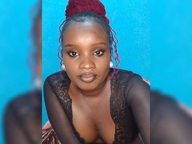 Cutesilence live cam on BongaCams