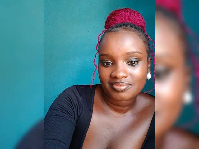 Cutesilence live cam on BongaCams