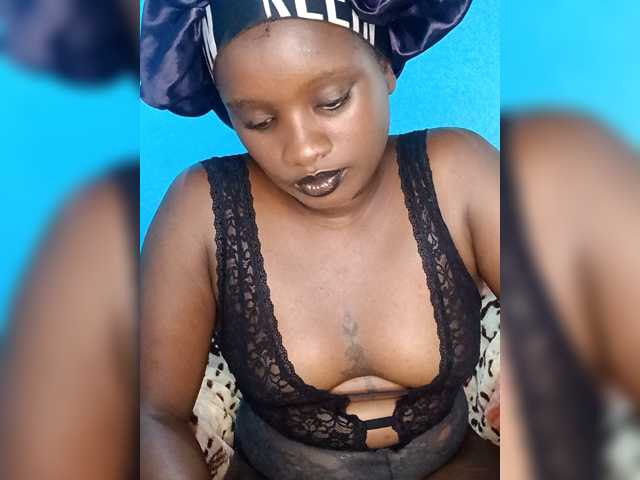 Cutesilence live cam on BongaCams