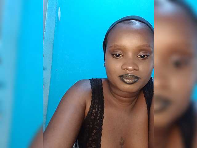 Cutesilence, live now on BongaCams