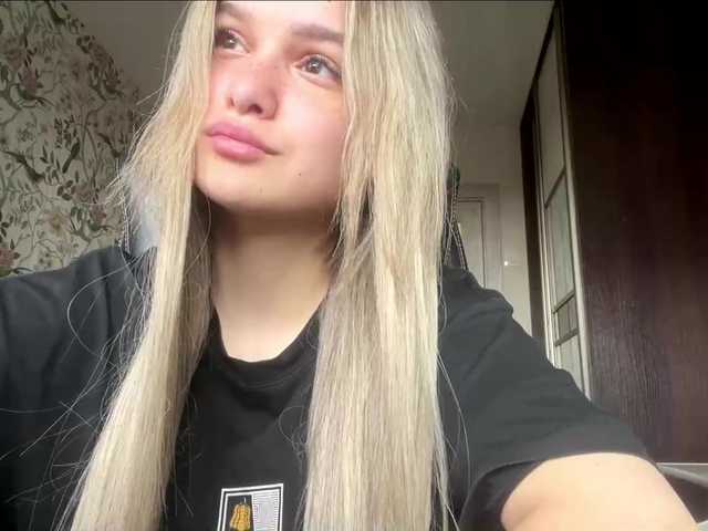 AnnaHoupt live cam on BongaCams