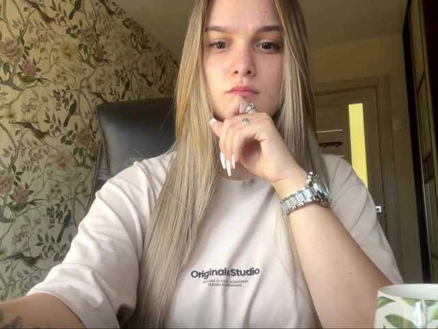 AnnaHoupt live cam on BongaCams
