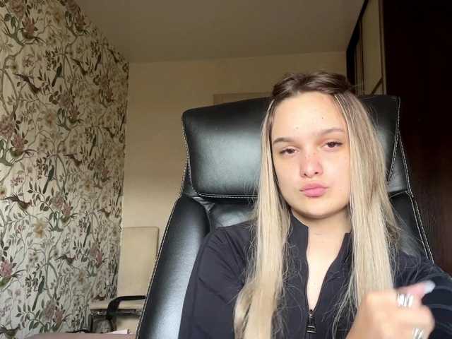 AnnaHoupt live cam on BongaCams