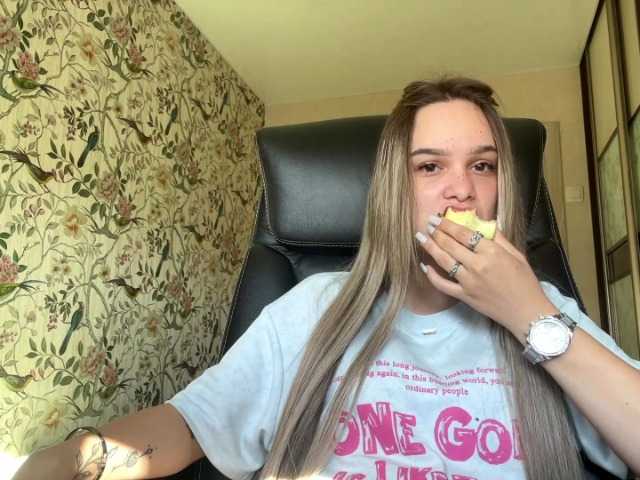 AnnaHoupt live cam on BongaCams