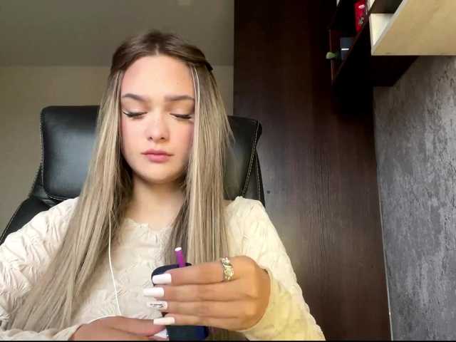 AnnaHoupt live cam on BongaCams