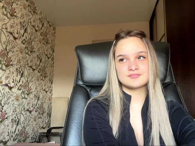 AnnaHoupt live cam on BongaCams