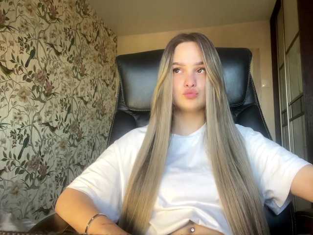 AnnaHoupt live cam on BongaCams