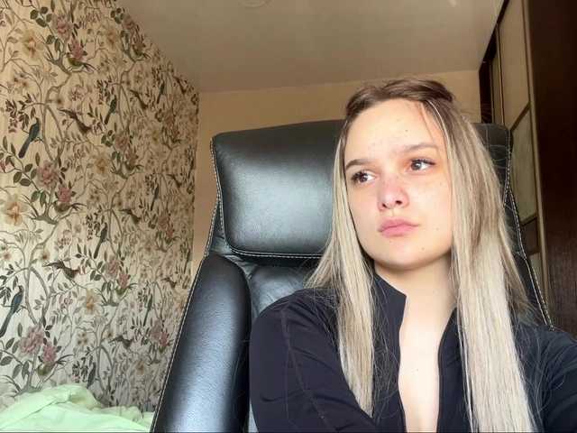 AnnaHoupt live cam on BongaCams