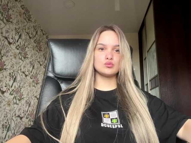 AnnaHoupt live cam on BongaCams