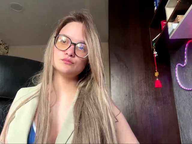 AnnaHoupt live cam on BongaCams