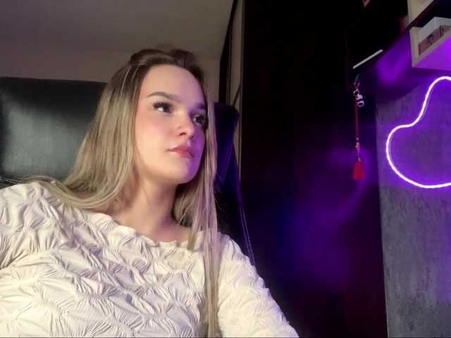AnnaHoupt — live female cam