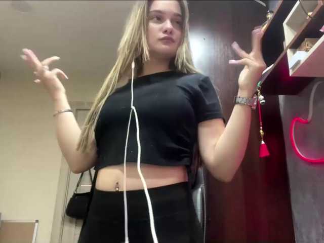 AnnaHoupt live cam on BongaCams