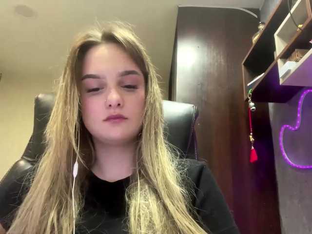 AnnaHoupt live cam on BongaCams