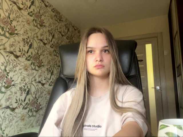 AnnaHoupt live cam on BongaCams
