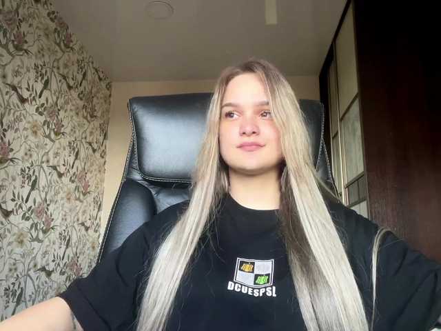 AnnaHoupt live cam on BongaCams