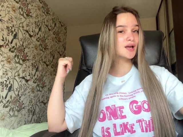 AnnaHoupt live cam on BongaCams