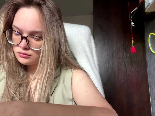 AnnaHoupt live cam on BongaCams