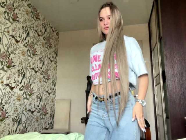 AnnaHoupt live cam on BongaCams