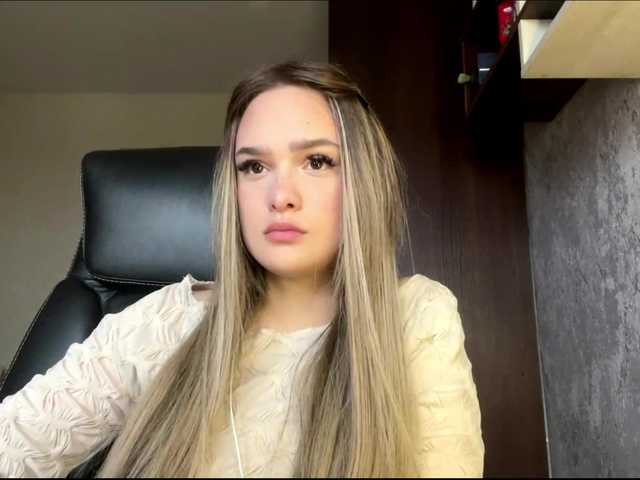 AnnaHoupt live cam on BongaCams
