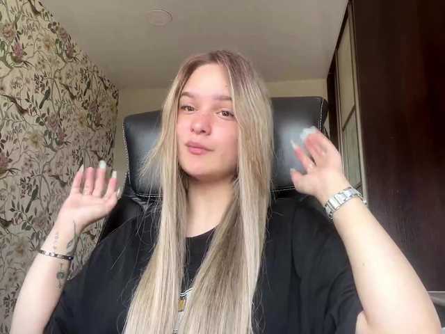 AnnaHoupt live cam on BongaCams