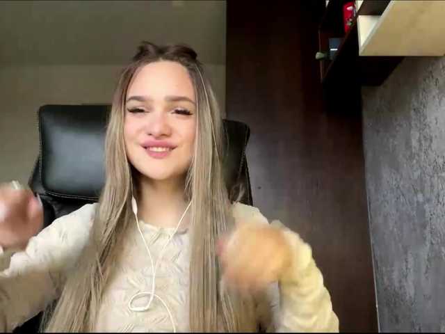 AnnaHoupt live cam on BongaCams