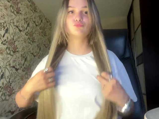 AnnaHoupt live cam on BongaCams