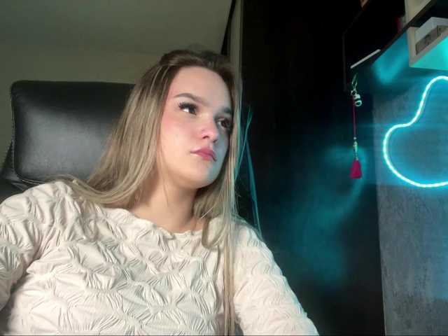 AnnaHoupt live cam on BongaCams