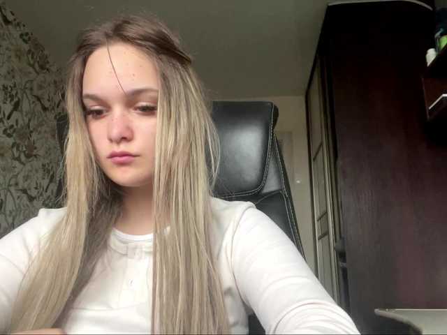 AnnaHoupt live cam on BongaCams