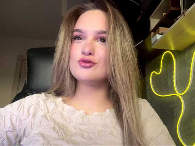AnnaHoupt live cam on BongaCams
